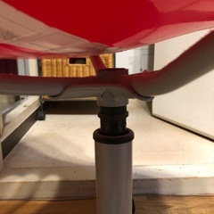 折りたたみ机と椅子のセットの画像