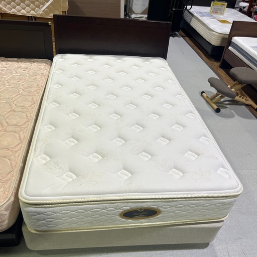 セミダブルベッド　シモンズ