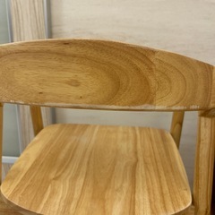 北欧風のナチュラル木製チェアの画像