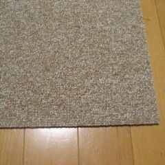 日本製タイルカーペット厚み6.5㎜・１枚１４０円・在庫１２枚＜５１５５＞訳あり品の画像