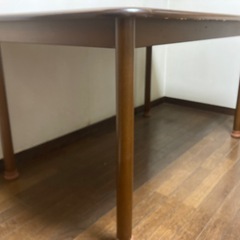 ダイニングテーブルの画像