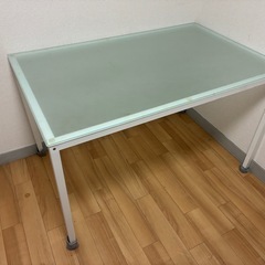 無料　ガラステーブル　の画像