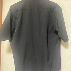 黒　シャツの画像