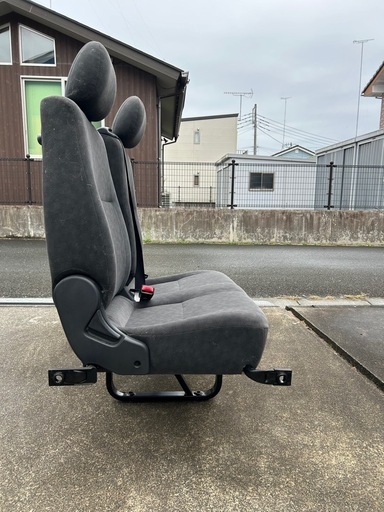 ハイエースワゴン　3列目　シート