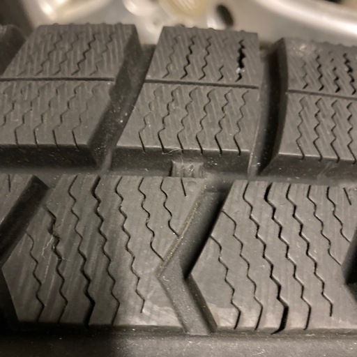 タイヤ、ホイール付き225/55R17 スタッドレス
