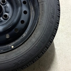 スタッドレスタイヤ
の画像