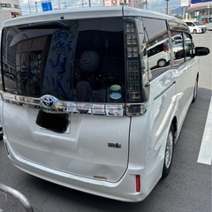 ヴォクシーハイブリッドの画像