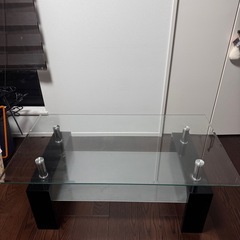 ガラステーブルの画像