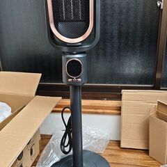 【未使用品】 Sinessy セラミックヒーター 3段階の高さ調整！ 照明、リモコン付きの画像