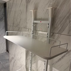 　突っ張りラック　棚2段付き　収納棚の画像