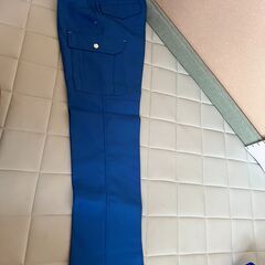 新品未使用❇️秋冬用 作業服 ノータックカーゴパンツ 79サイズ ブルーの画像