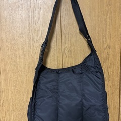 2Lのペットボトルが入るボディバックの画像