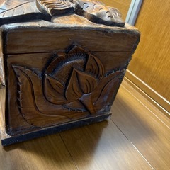 彫刻　木箱の画像