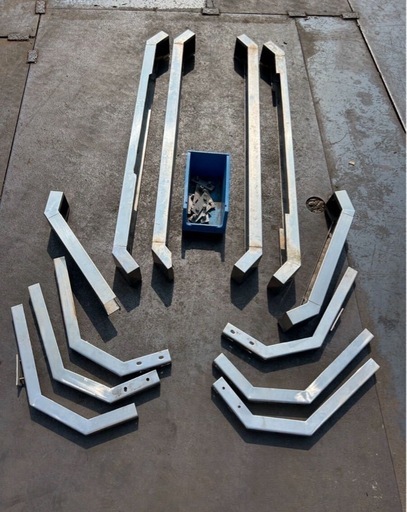 ステンレス製 2tトラック用？サイドバンパー デコトラ 左右 フェンダー セット まとめて 要加工 角パイプ ステー 現状