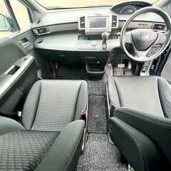 【自社ローン＆リース】で乗れるお車です💕保証人➡不要　勤続年数➡不問　＜ブラックOK＞信用情報に自信がなくても大丈夫😉　『月々格安』フリードスパイク4WD入荷しました♪　車検2年付き！　冬タイヤあり⛄の画像