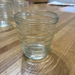 ガラスコップの画像