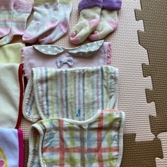 スタイ 靴下 帽子 よだれかけ の画像