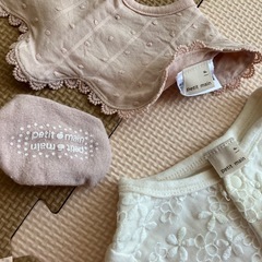 【美品】petit main 退院着 ロンパース 靴下スタイ付き ドレスオールの画像
