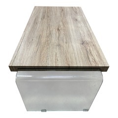 ガラステーブルの画像