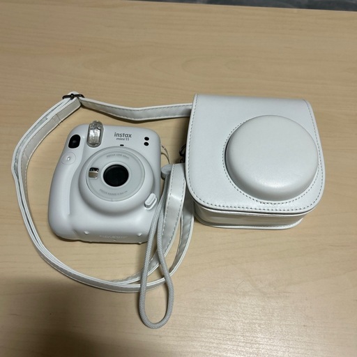 チェキカメラカバー付き