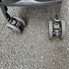 ベビーカー Combi メチャカルハンディ オート4キャスの画像