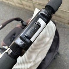 ベビーカー Combi メチャカルハンディ オート4キャスの画像