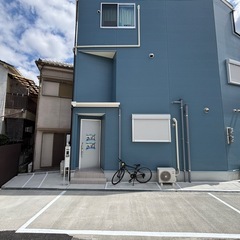 月極駐車場⭐️高槻市城南町⭐️普通車or軽自動車縦列2台⭐️高さ制限🆓大型バイク − 大阪府