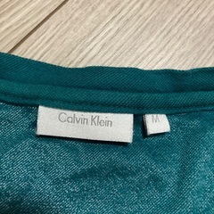 カルバン・クライン🔴シャツmの画像