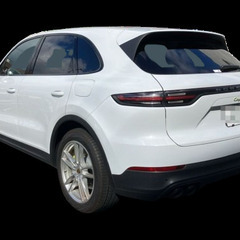 ポルシェ カイエン Eハイブリッド 4WDの画像