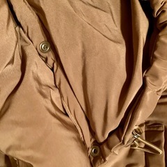 GU レディース　中綿ベスト　明るめブラウン系　Mサイズ　秋冬の画像