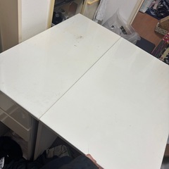 両開き収納可能テーブルの画像