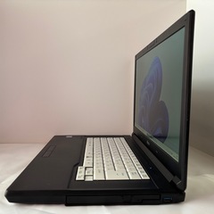 ⭐️爆速起動⭐️美品【Windows11 25H2✨】富士通LIFEBOOK A576 R/2017年製/15.6インチ/フルHD/メモリ8GB/SSD.256GB/Microsoft Office2021搭載/バッテリー正常🔋✨の画像