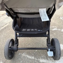 新生児から使える2人乗りベビーカーの画像