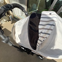 コンビ　ベビーカーの画像