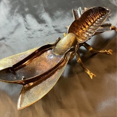 蠅（ハエ）の灰皿（置物、小物入れ）　イギリス製？真鍮製？　アンティークの画像