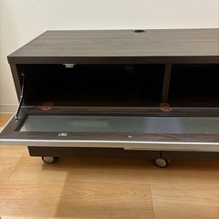 『大至急！引き取り希望』テレビ台の画像