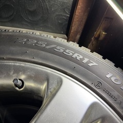 225/55r17 スパイクタイヤ　アルミ付き！の画像