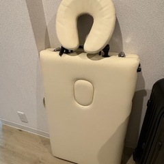 折りたたみマッサージベッド　エステベッド　施術台の画像