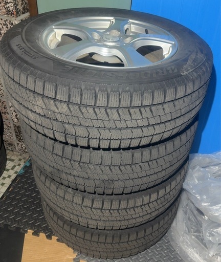 ブリヂストン スタッドレス 215/65/16 16インチ アルファード ヴェルファイアなどに