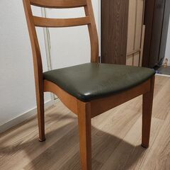 引取り希望２脚セット　イバタインテリア　ダイニングチェアの画像
