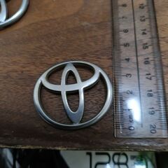 トヨタ　ミニエンブレムの画像