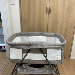 ベビーベッドの画像