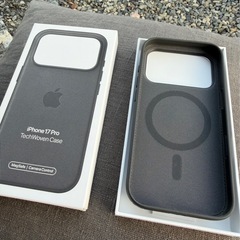 11月1日(土)までの引取限定【超美品、箱付き】Apple純正 iPhone 17 Pro用MagSafe対応TechWoven Case（テックウーブンケース）ブラック　本体の白汚れもなしの画像