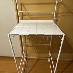 奥行きたっぷりランドリーラックの画像