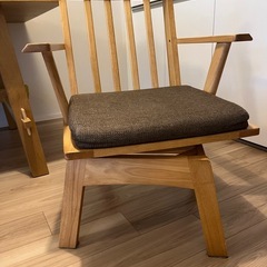 ニトリサザナミ回転椅子 2脚セットの画像