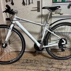 Precision sportsクロスバイク ホワイト　700cの画像
