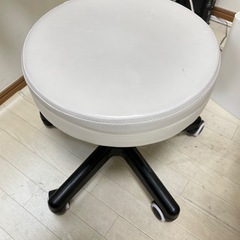 スツールST(椅子)の画像