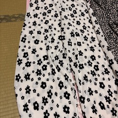 新品未使用　3枚セット　ワイドパンツの画像