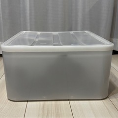 ニトリ　衣装収納ケース　半透明　の画像