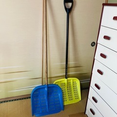 【期間限定 早い物勝ち】雪かきスコップ 2本 まとめ売りの画像